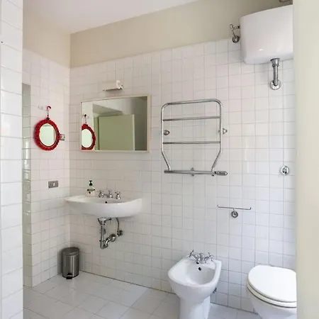 Authentic Monti 5 Mins From Colosseum * Roma