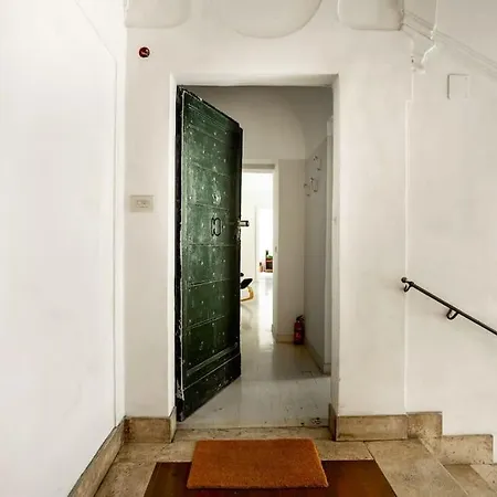 Authentic Monti 5 Mins From Colosseum Apartamento Roma